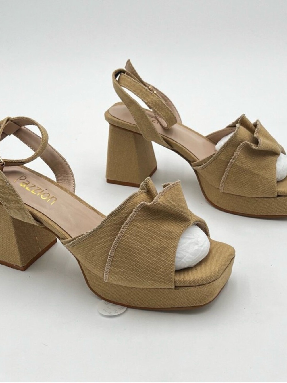 Pazzion Ruffle heels - Picture 3 of 3